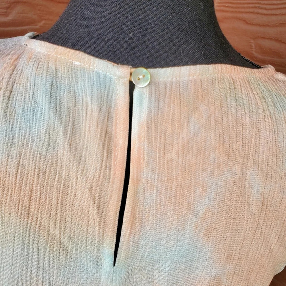 Staccato Women's Peach and Light Blue Watercolor Tie-Dye Sleeveless Blouse NWOT - Picture 8 of 10
